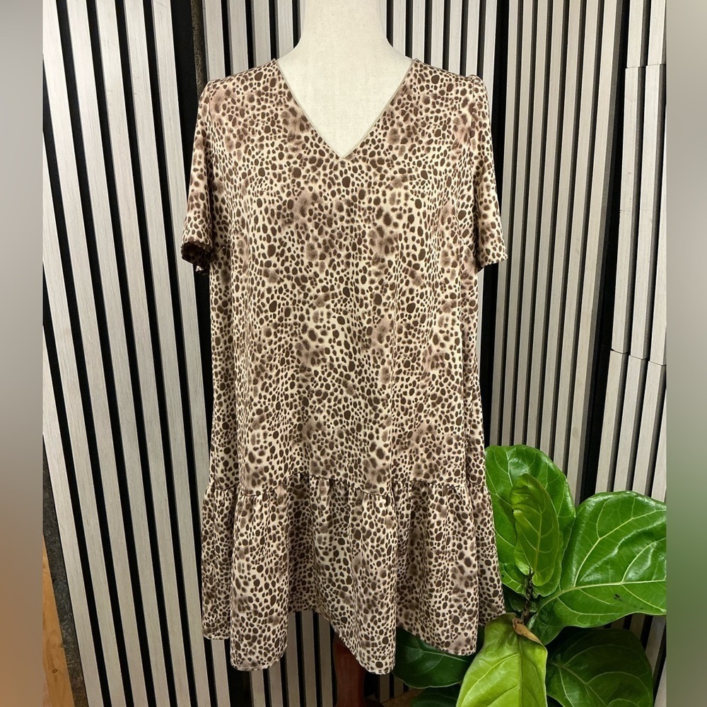 A New Day Animal Print V-Neck dress Sz M